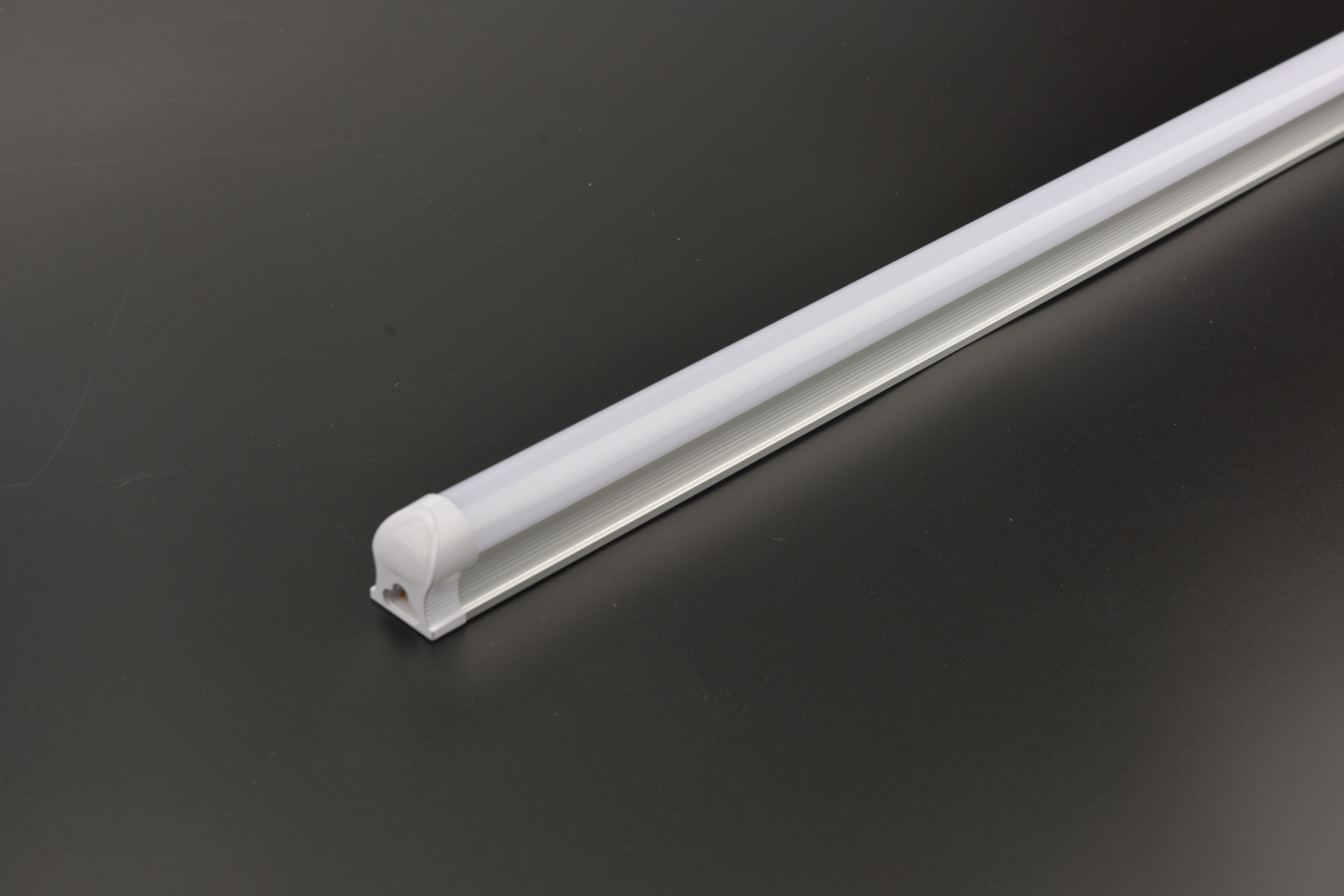 T8LED常亮一体支架灯管-铝塑磨砂pc - 1